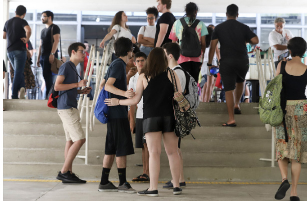 Fuvest: redação tem tema atual e prova de Português é considerada clássica – Guia do Estudante
